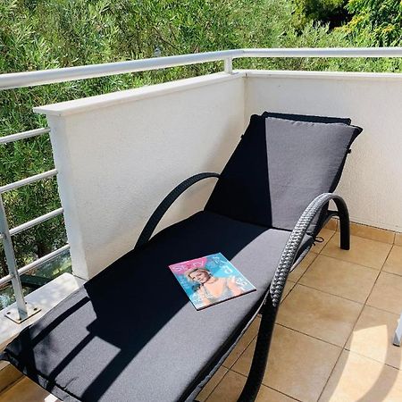 Ivana Apartment With Terrace נובליה מראה חיצוני תמונה