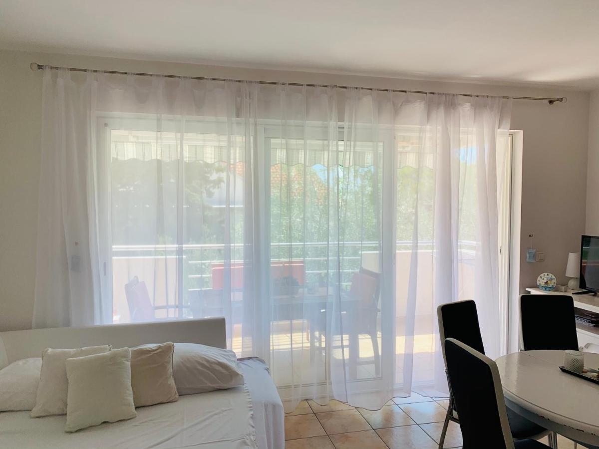Ivana Apartment With Terrace נובליה מראה חיצוני תמונה