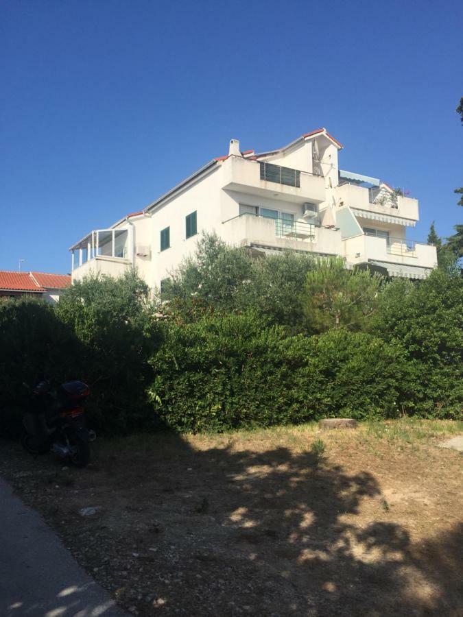 Ivana Apartment With Terrace נובליה מראה חיצוני תמונה