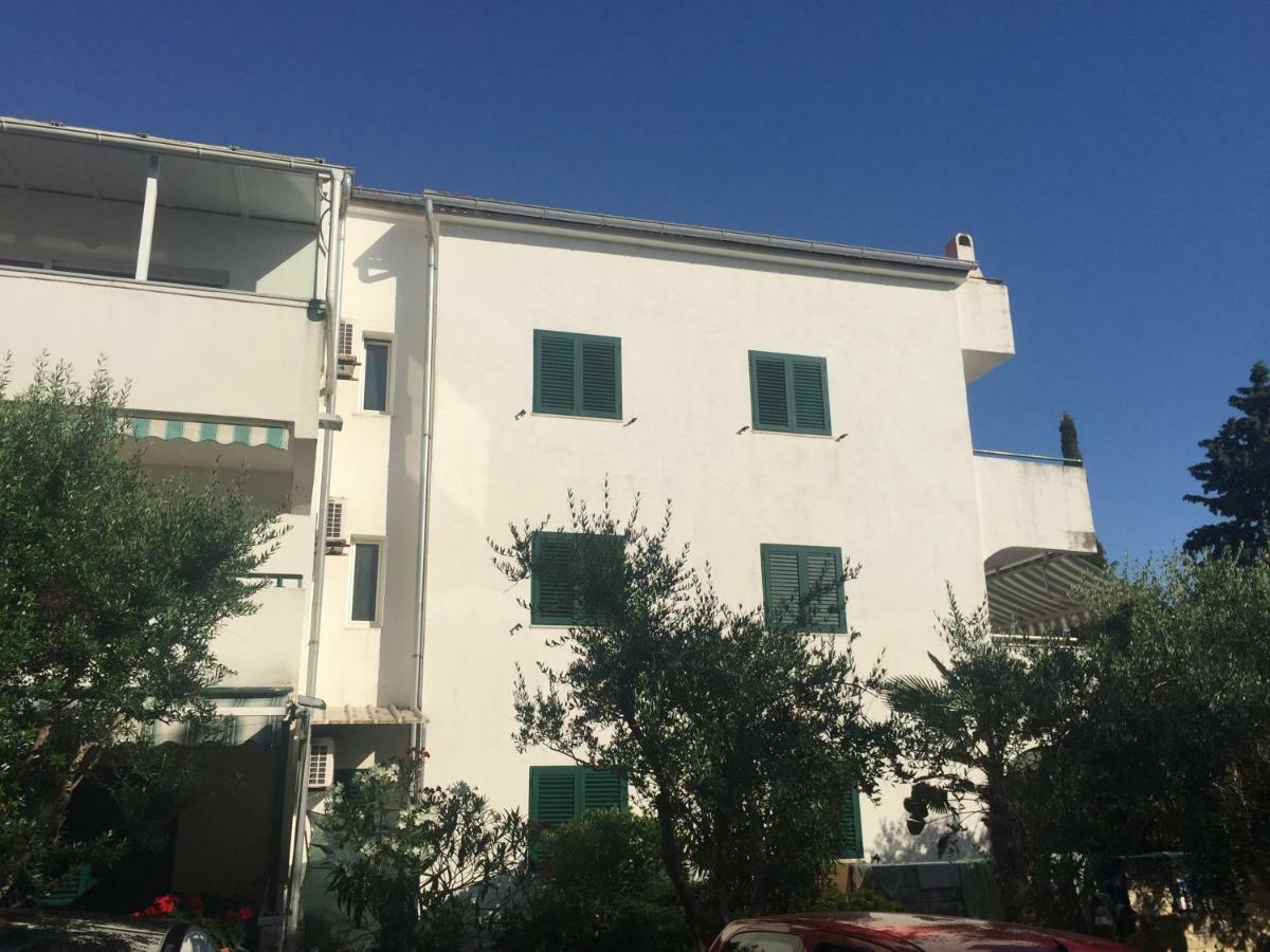Ivana Apartment With Terrace נובליה מראה חיצוני תמונה